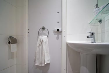 1 bed flat, 347 New Cross House, New Cross, London, SE146AT - Image 2